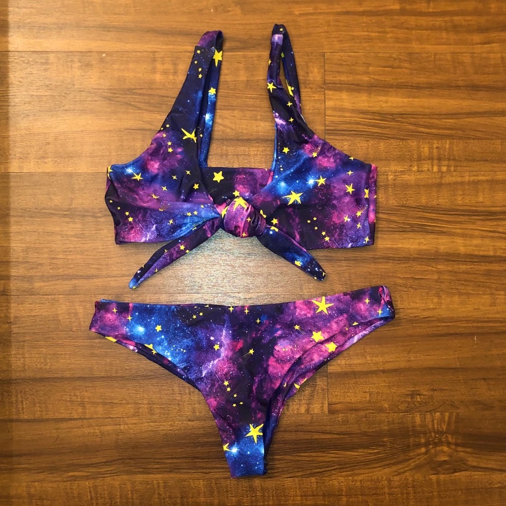 Trendy Swimsuit Bikini Cheeky NWOT